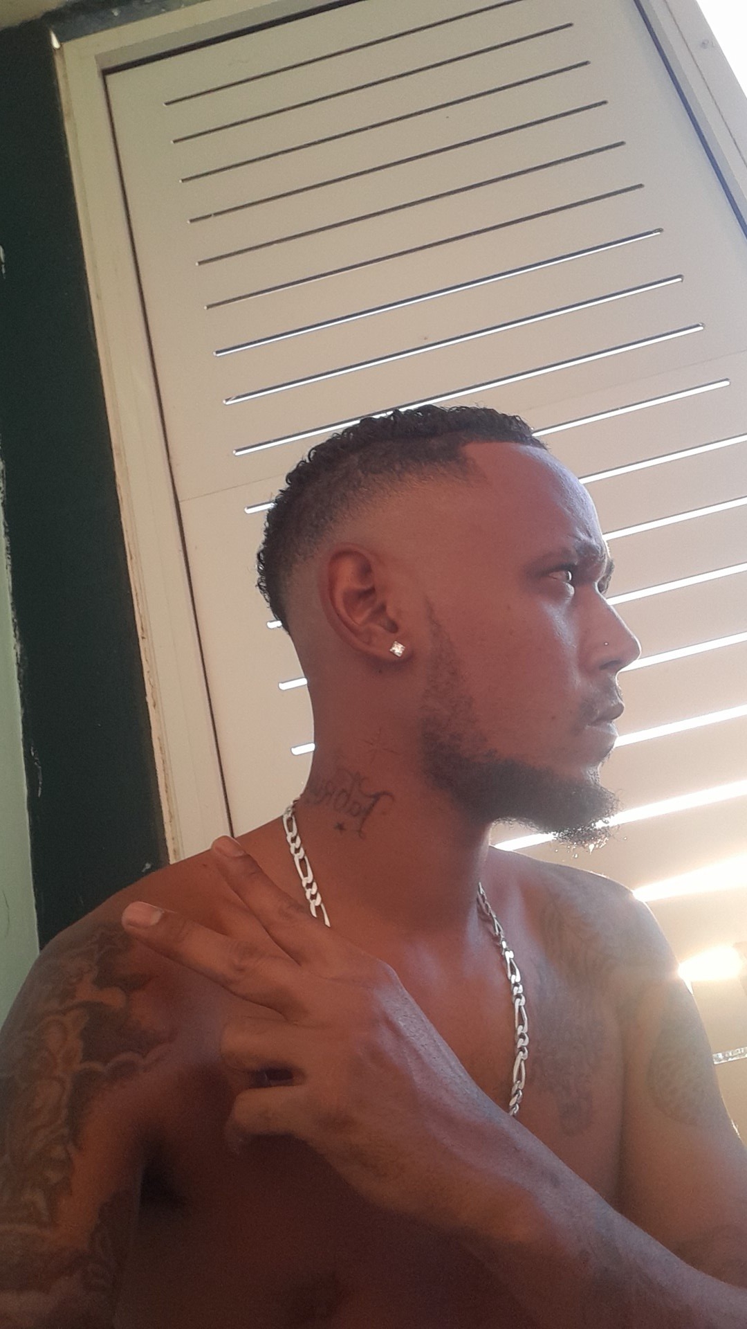 Profil de Chalom, 32 ans, Escorte à Berg