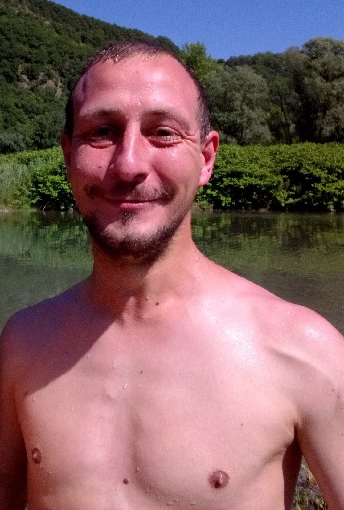 Profil de Akiva, 40 ans, Escorte à Deiffelt