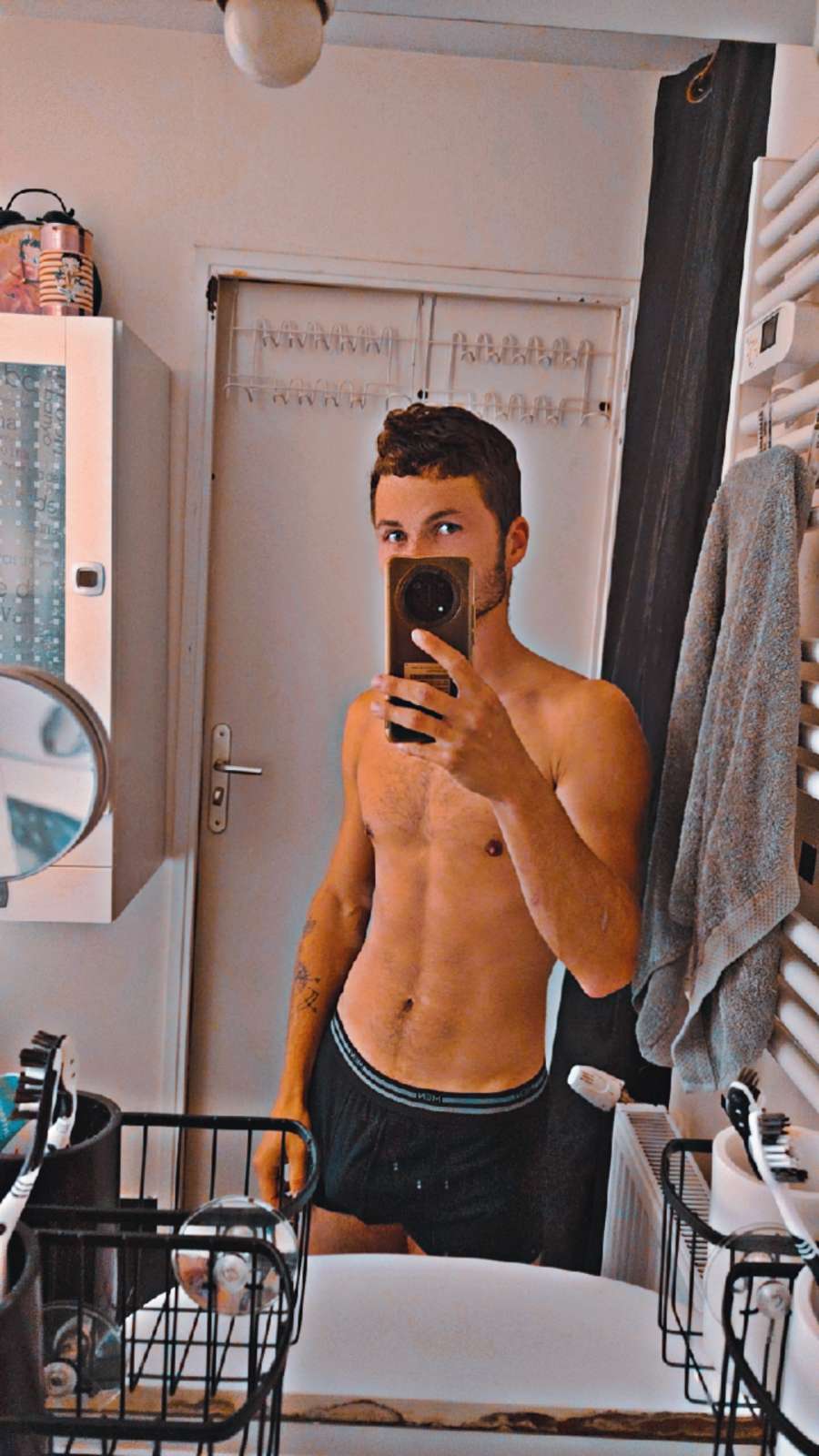 Profil de Hakime, 22 ans, Escorte à Lausdorn