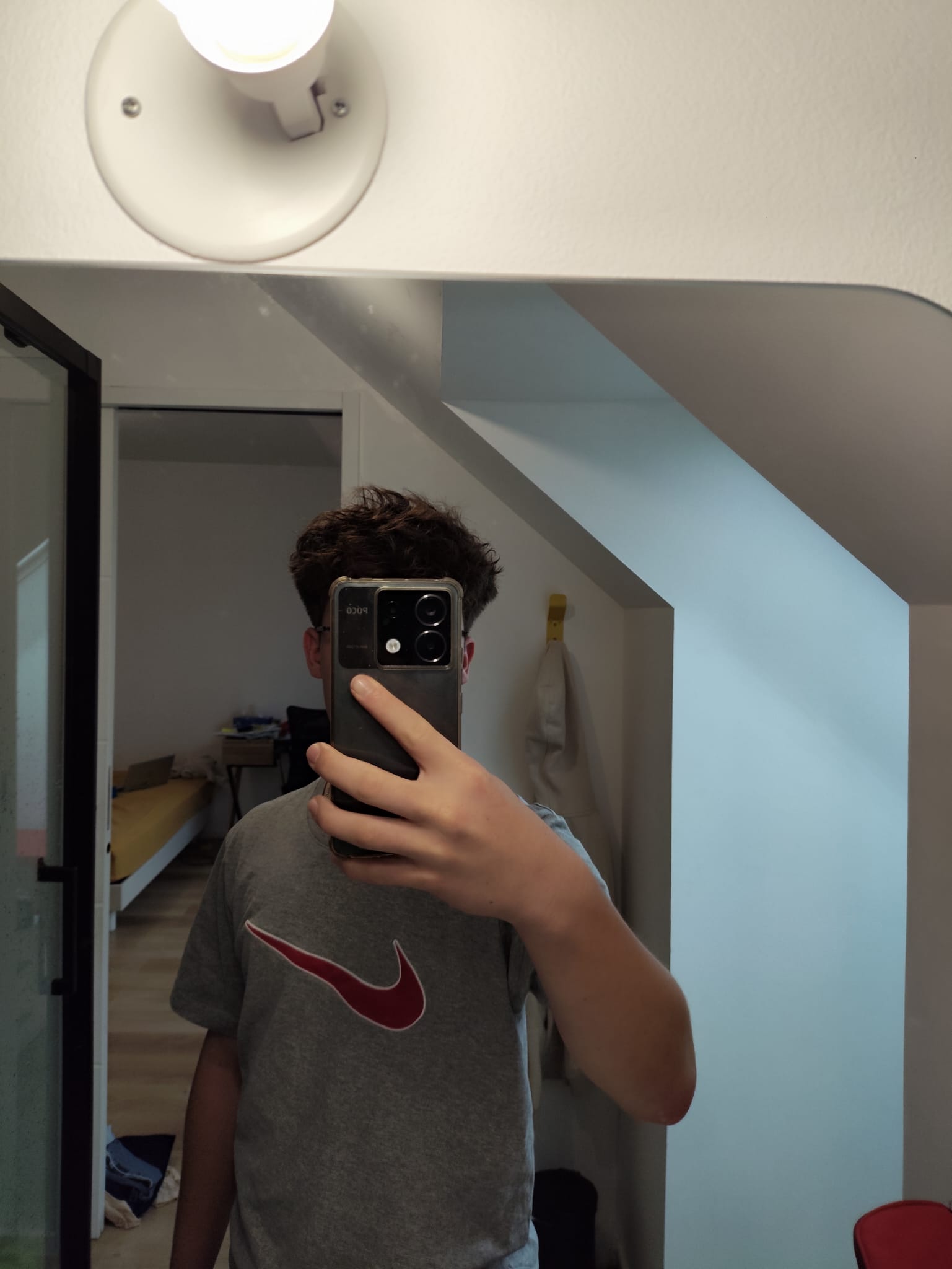 Profil de Lukas, 20 ans, Escorte à Koetschette