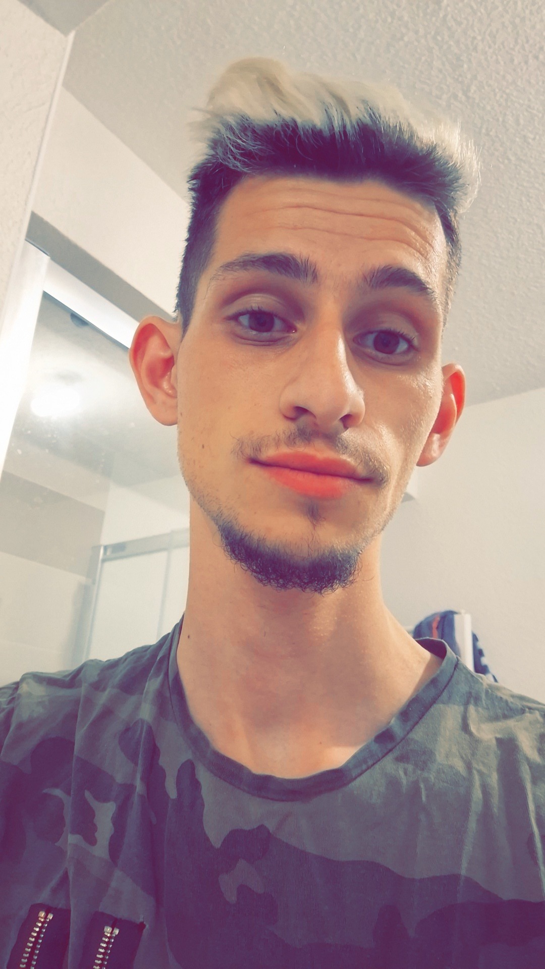 Profil de Emrick, 27 ans, Escorte à Kleemühle