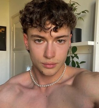 Profil de Jameson, 24 ans, Escorte à Hoffelt