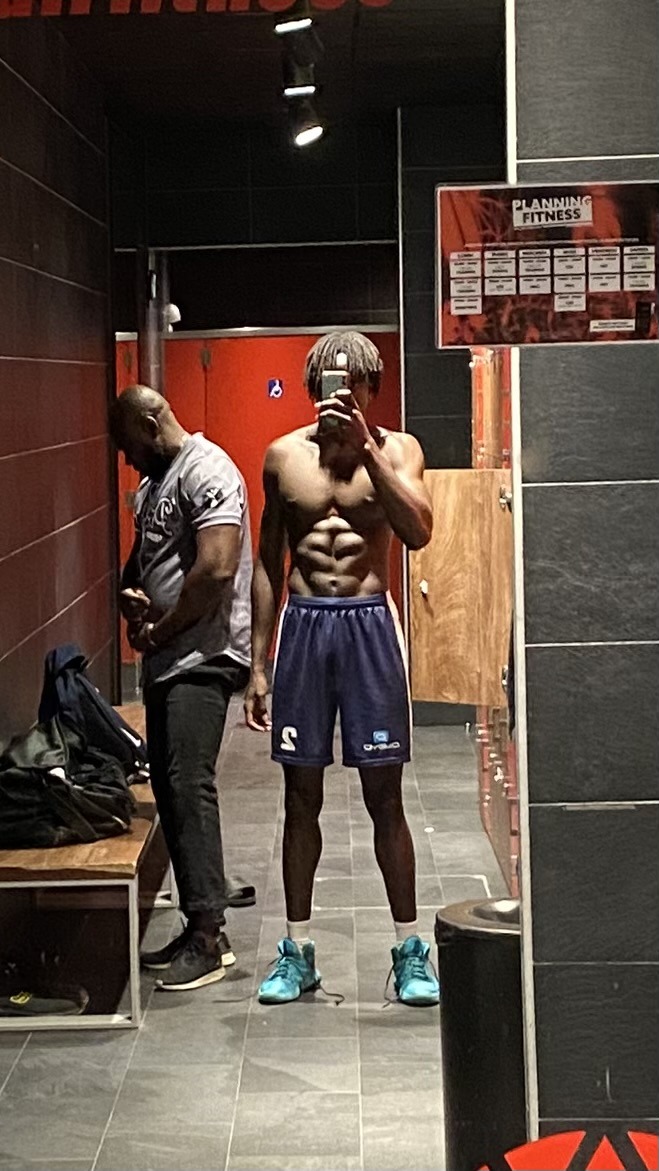 Profil de Timothé, 24 ans, Escorte à Dirbach