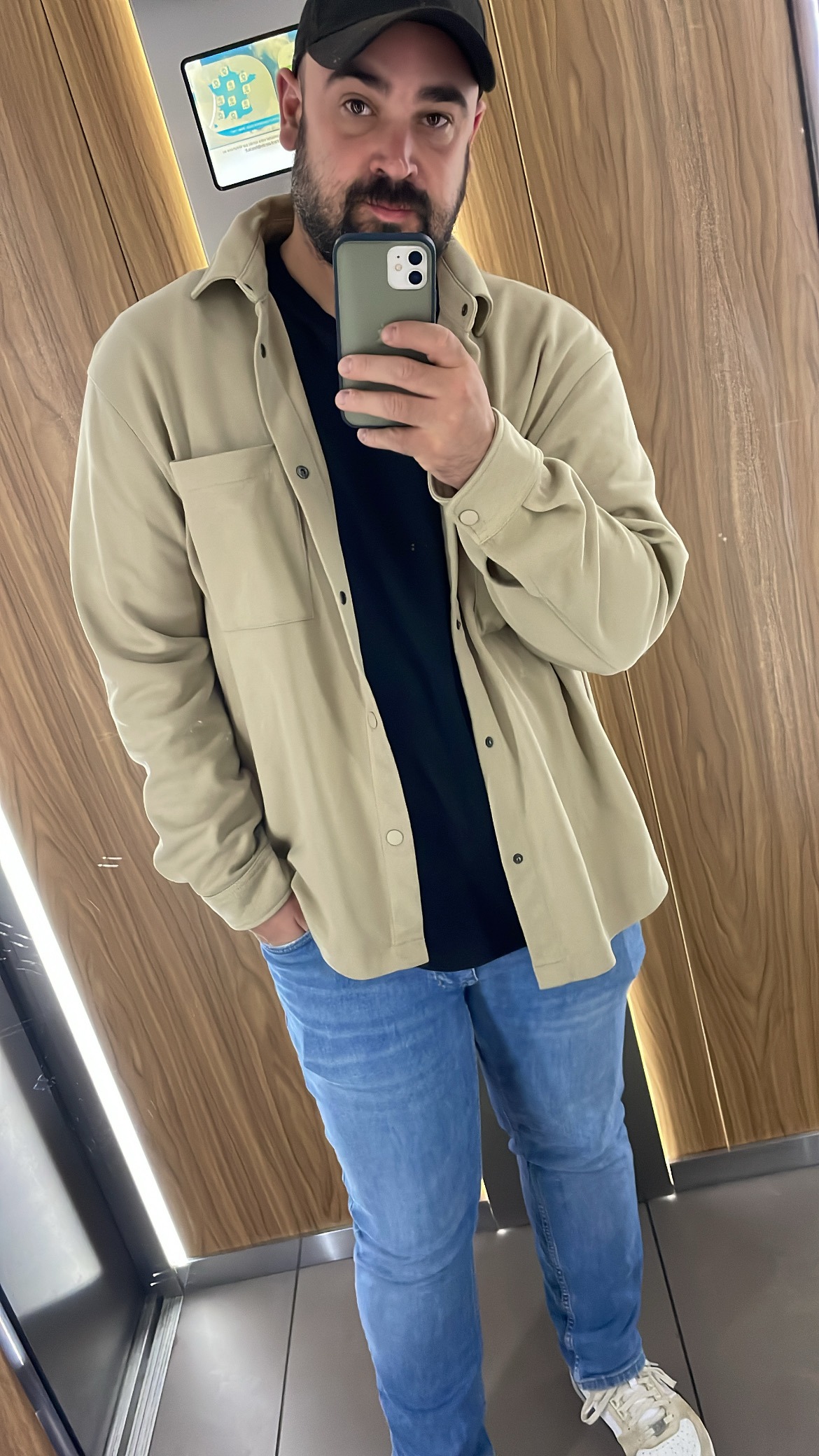 Profil de Yaakov, 32 ans, Escorte à Goedange