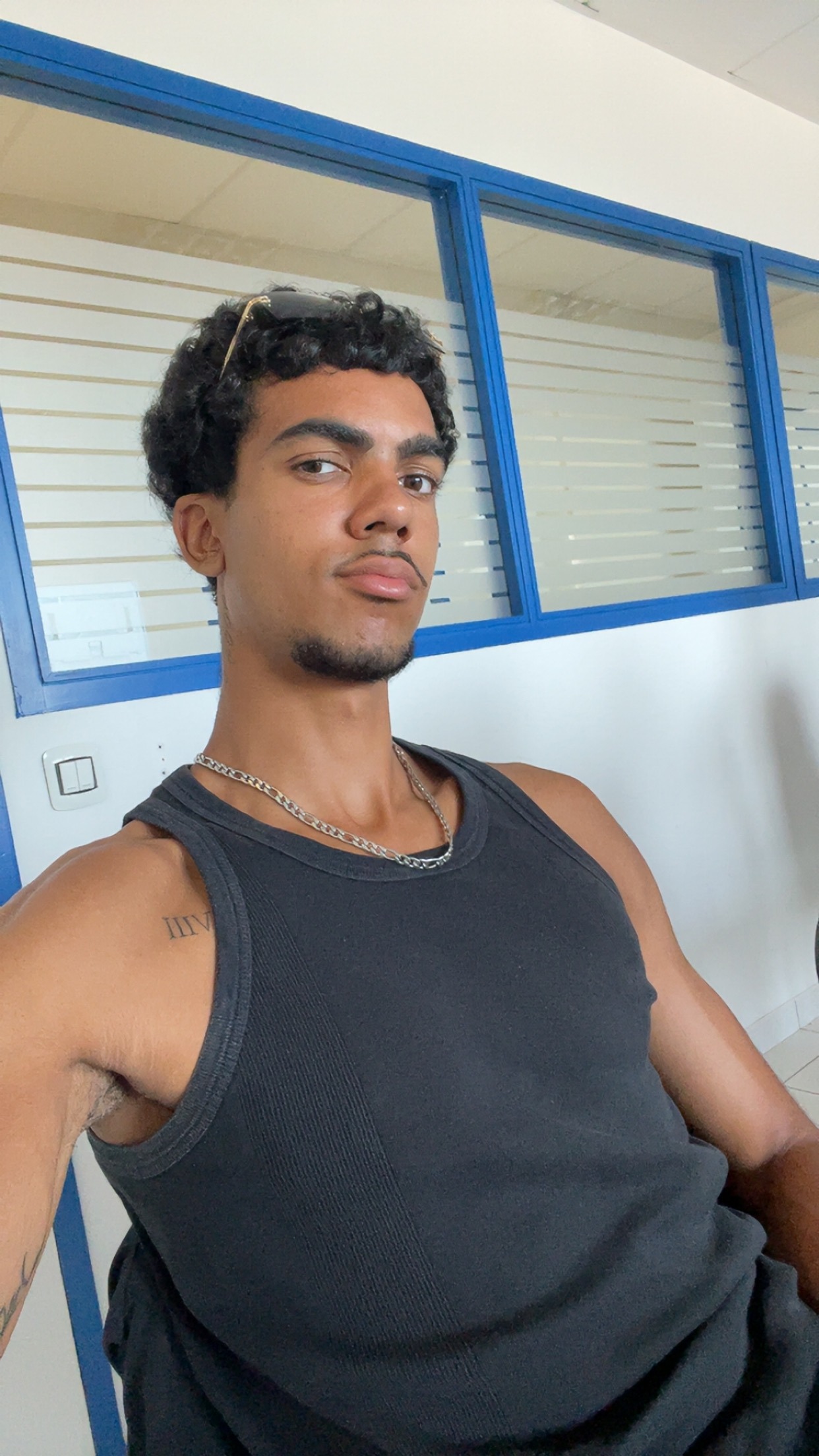 Profil de Navid, 19 ans, Escorte à Hoffelt