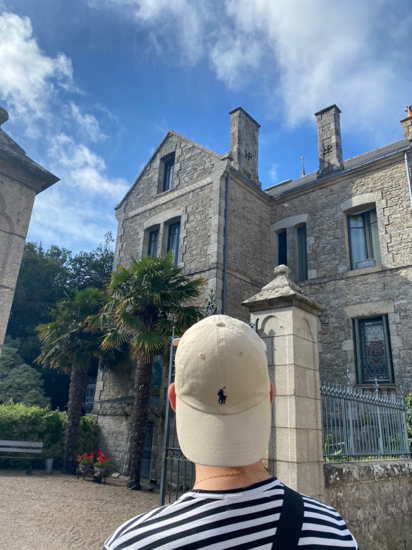 Profil de Riadh, 19 ans, Escorte à Heinerscheid