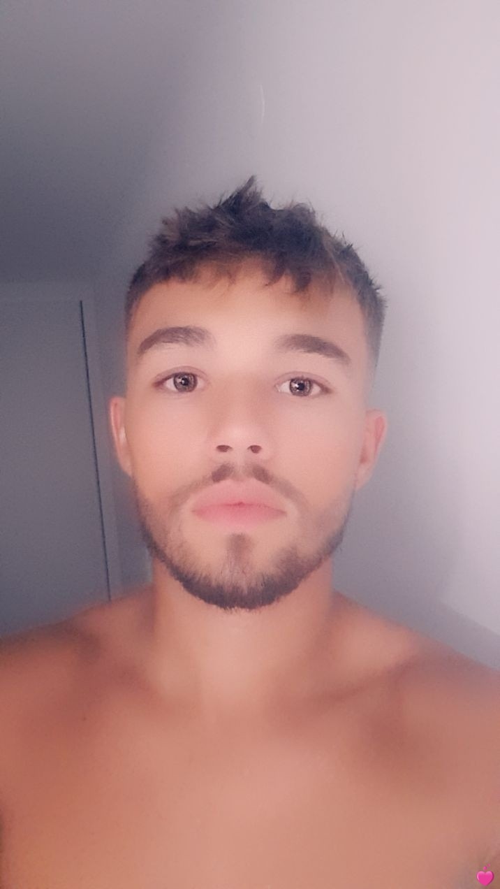 Profil de Yasir, 21 ans, Escorte à Direndall